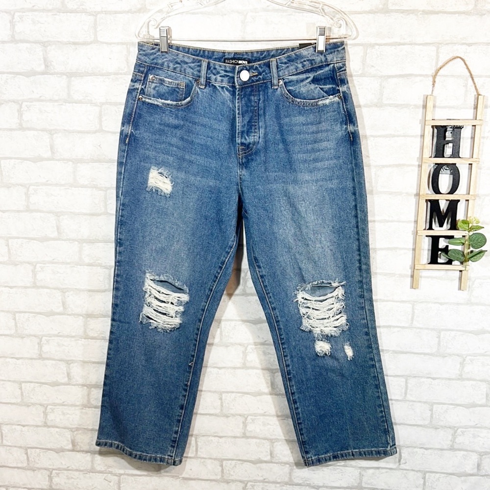 Fashion nova distressed jeans size 11
